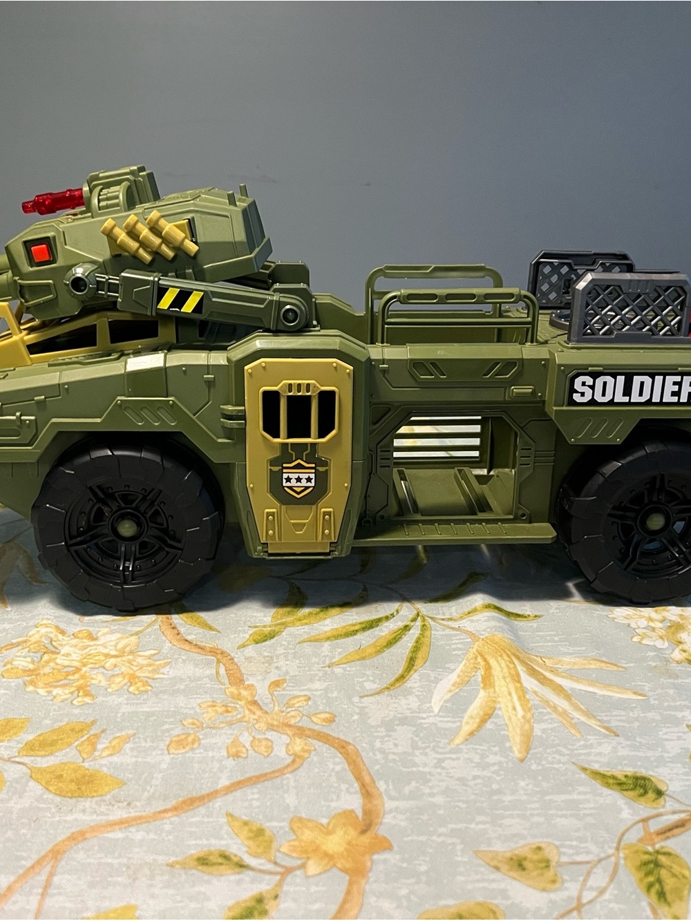 Green Tactical Play Truck with Movable Cannon